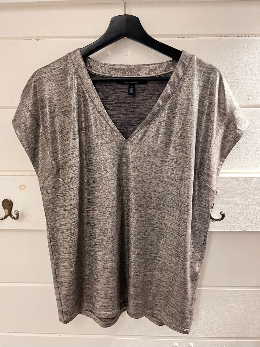 White House Black Market Silver Metallic Cap Sleeve V Neck Tee. Sz. M.